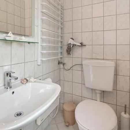 Apartment Moewenort 3 *